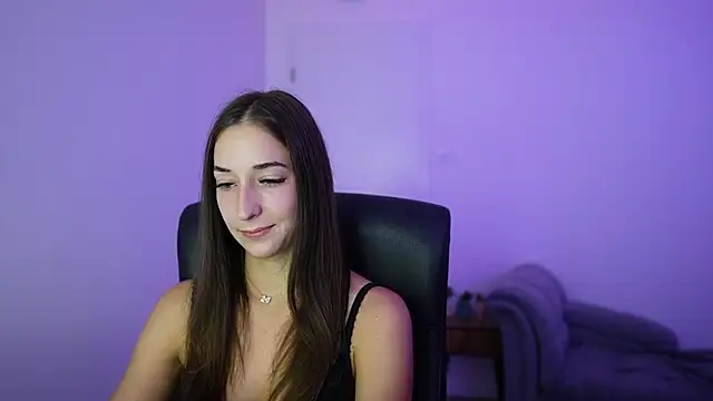 crystalbrunette18 - Crystalbrunette18's free webcam - UK Sex Cams