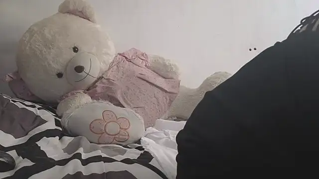 lucywhite13 webcam
