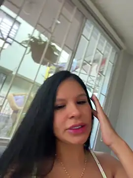 Elara_Luxe webcam