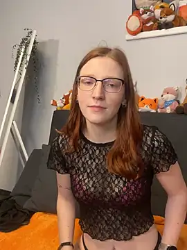FinaFoxy live cam on StripChat