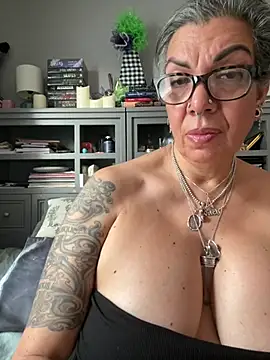 dieseldame1313 webcam
