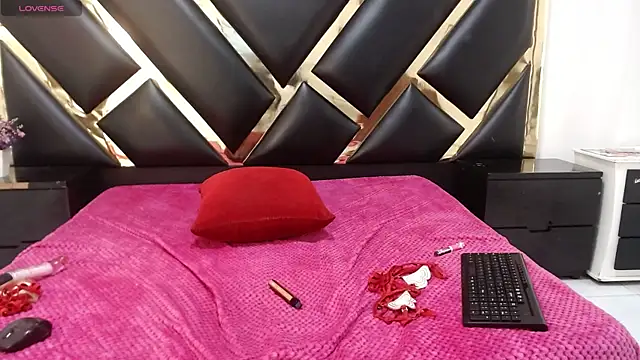 AprilyCrystal2 webcam