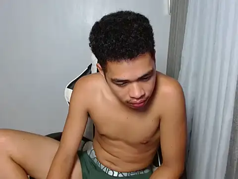 curlyasian_njxx webcam