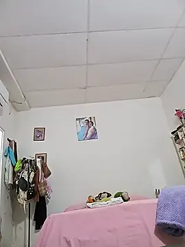 Luna_Morch live cam on StripChat