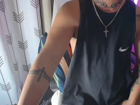 urhardfuckerAsiandaddy webcam
