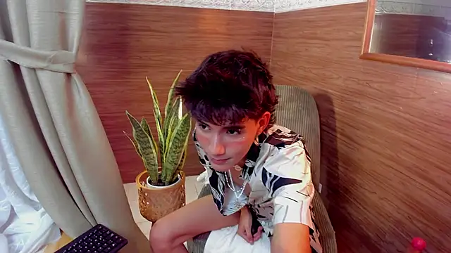 christopher_robin4 (M twink) - Make her spit into my little hole