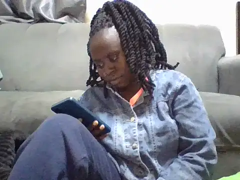 remmy_luna2 - Remmy_luna2's free webcam - UK Sex Cams