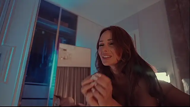 MilaDYstarlight webcam