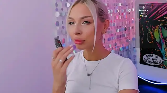 Alaska_Lane live cam on StripChat