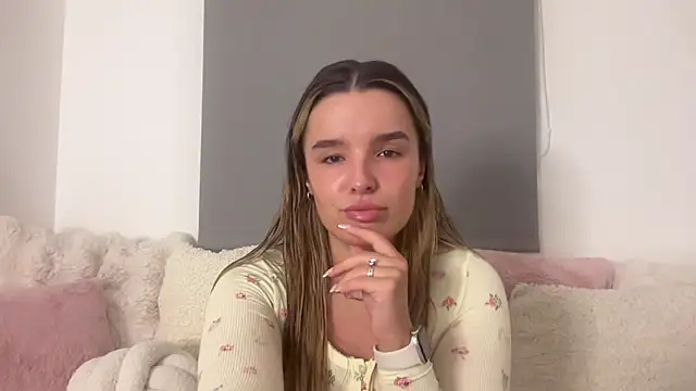 maisiesmithx - Maisiesmithx's free webcam - UK Sex Cams
