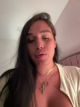 Bella__Wood webcam