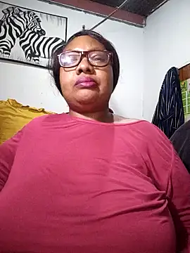 YELLOW_BONE webcam