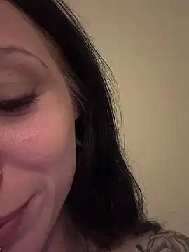 MissMidnightUK webcam