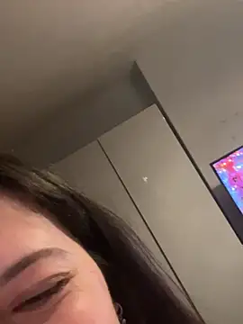 sexyBrunettex1 webcam