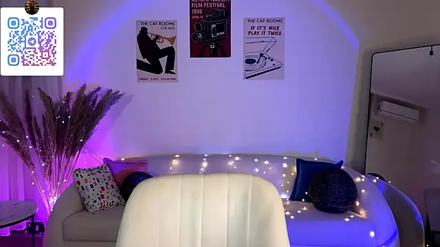 LinaMour webcam