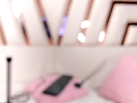 MiaKleinX webcam