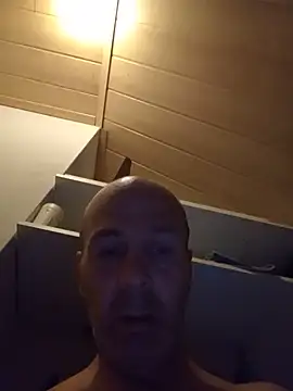Iulian81 webcam