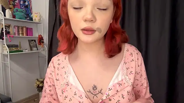 SmilingCutie webcam
