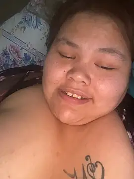 BiggtittiesX webcam