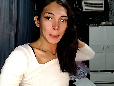 GORGEOUS_CARMEE webcam