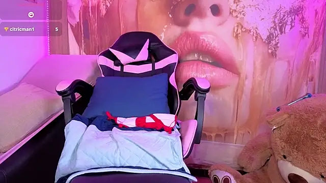 scarletbaker_ webcam