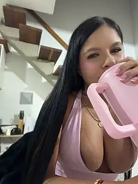 Elara_Luxe webcam
