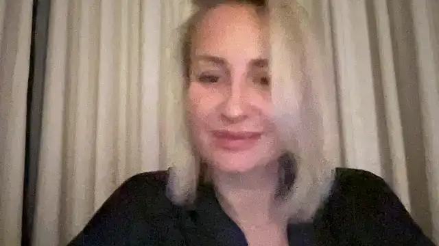 Delissaxx live cam on StripChat