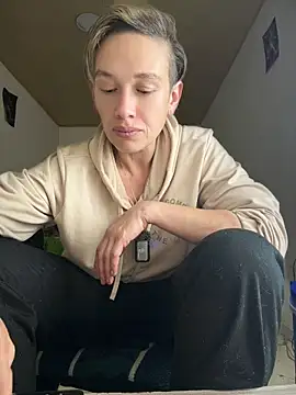 MARILYNKOVANOVA webcam