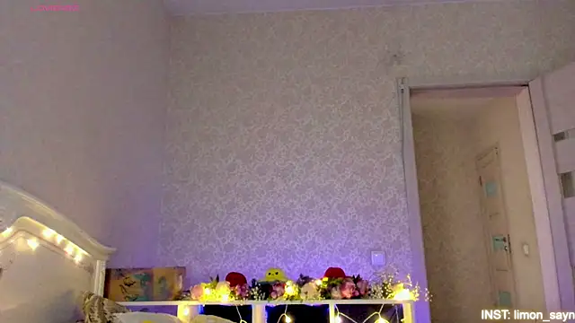 LillyMoure_ webcam
