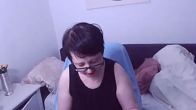 ChristaRose live cam on StripChat