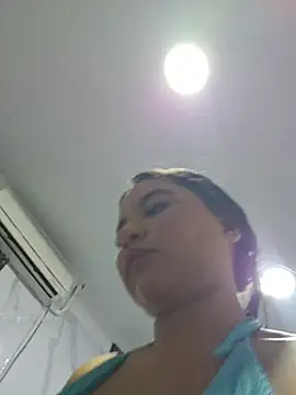 Pretty_Julieta webcam