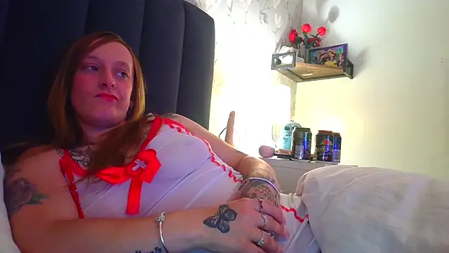 LucyRoseMae webcam