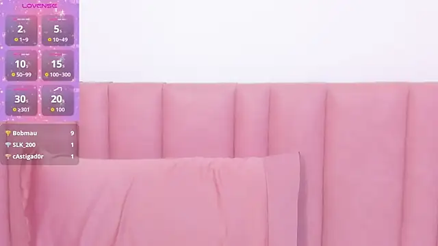 Maddy_red_ webcam