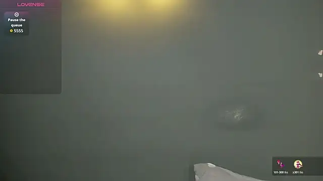 LeyaBloom webcam