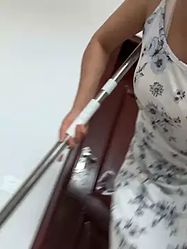daaqnn (F milf) - 少妇发骚逼水外流，水多多，