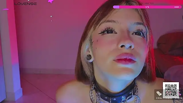 Moonlightt_21 webcam