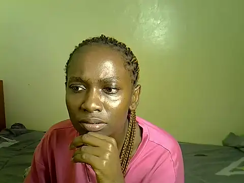 Pearl_petite webcam