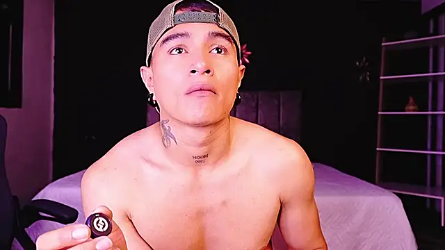 LiamDeep live cam on StripChat