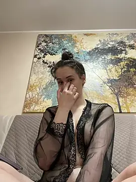 MilkyMinii live cam on StripChat