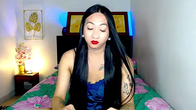LovelyQueen69 live cam on StripChat