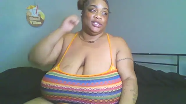 NaughtyHottieBBW webcam