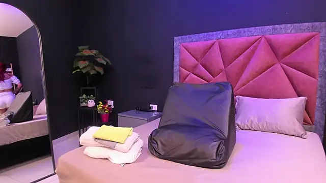 mia_milff live cam on StripChat