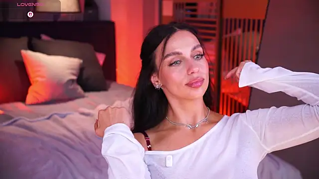 LunaNight live cam on StripChat