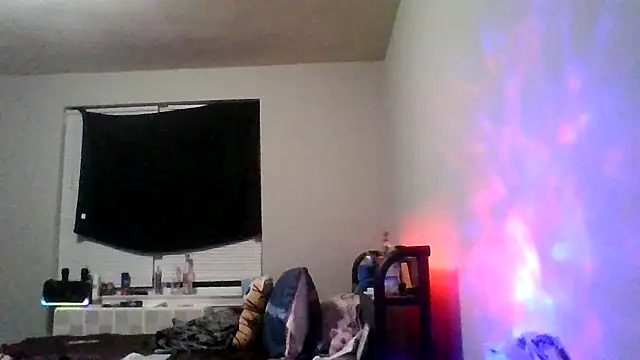 BedazedFirefly live cam on StripChat