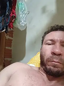 RobertoLuiz84 live cam on StripChat