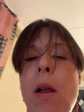 CUMFOREVERY1nTitTiES2 webcam