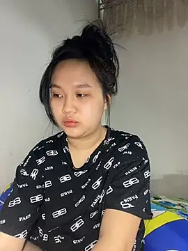 Almira6868 webcam