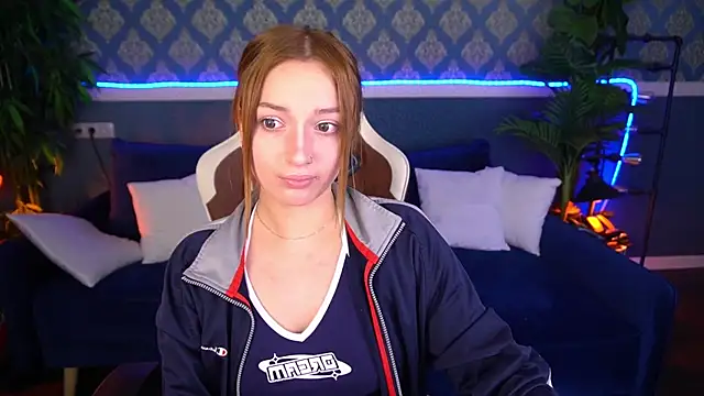 LizzaMoonn webcam