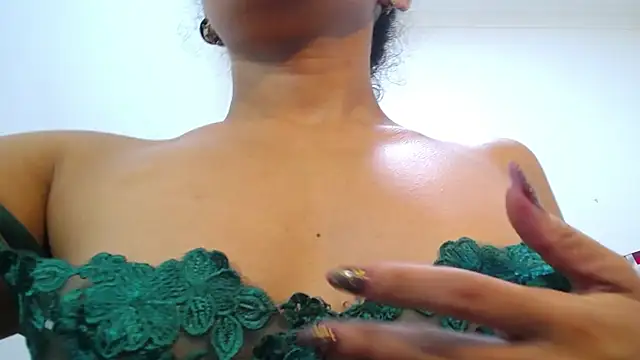 Little18Doll webcam