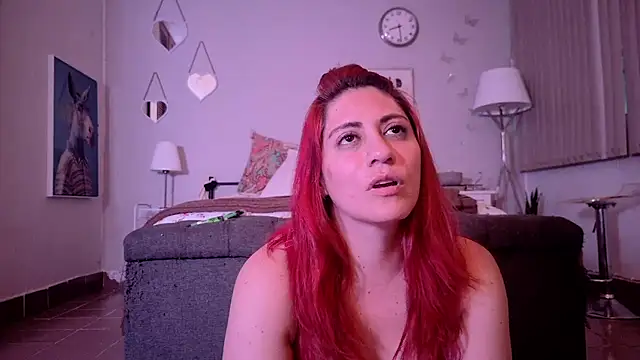 AleDeloo webcam